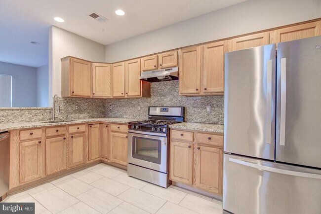 Building Photo - 7700 Duneiden Ln