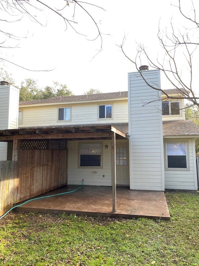 Foto del edificio - 8812 Clearbrook Trail
