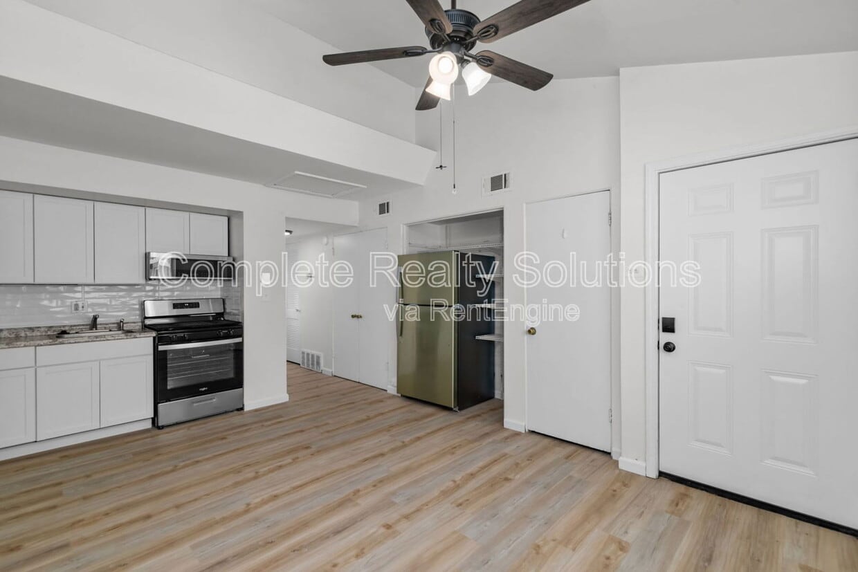 Primary Photo - 2323 Woodson Rd