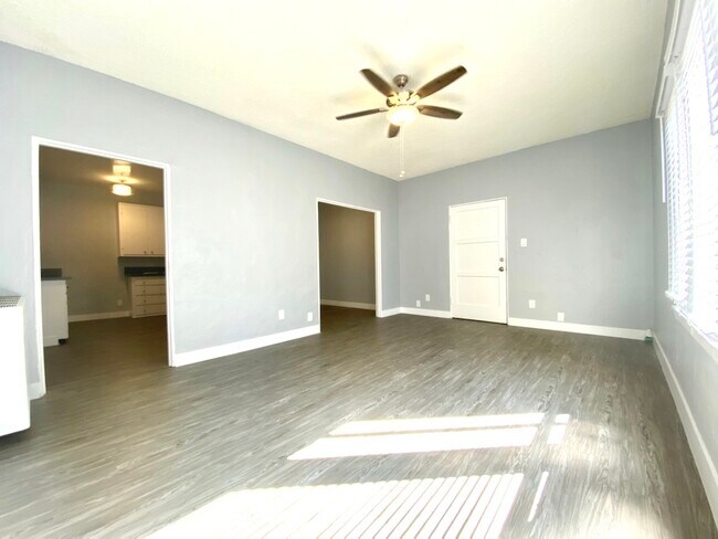 Building Photo - 321 S Verdugo Rd