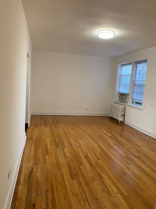 1 Ash Pl, Great Neck, NY 11021 Room for Rent in Great Neck, NY