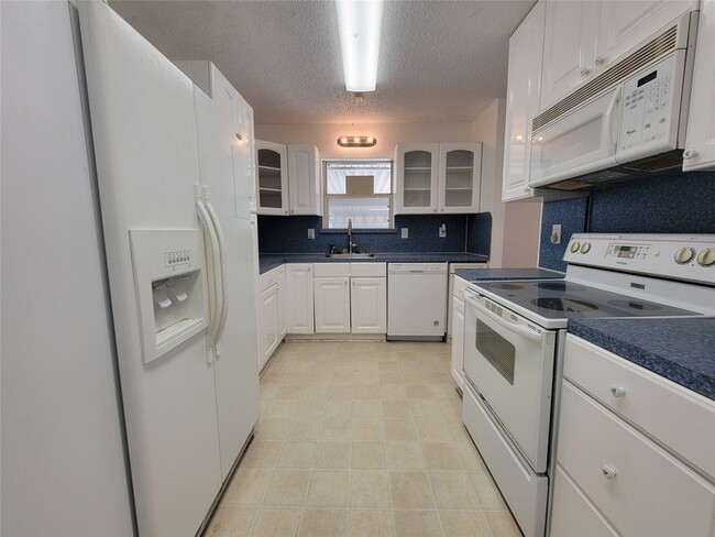 Building Photo - 3820 Modlin St