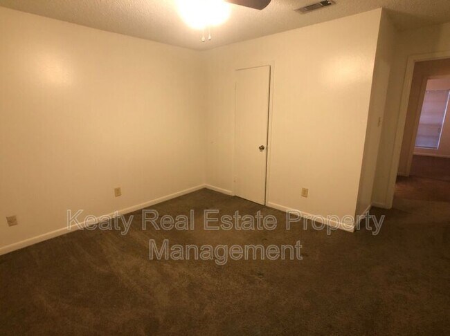 Foto del edificio - 102 Country Ln
