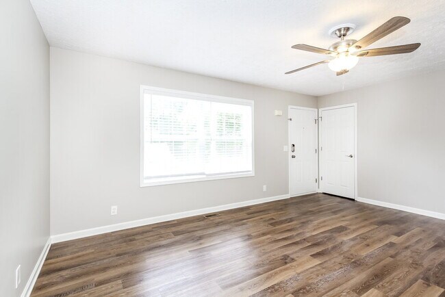 Foto del edificio - 5225 Milhaven Ln