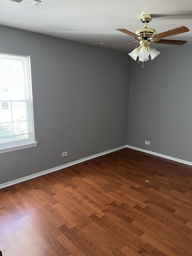 Building Photo - 1205 Wyndham Ct