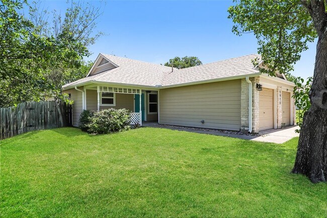 Foto del edificio - 1918 Gracy Farms Ln
