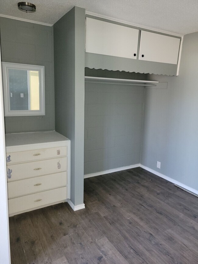 Foto del edificio - 254 Hinton Blvd