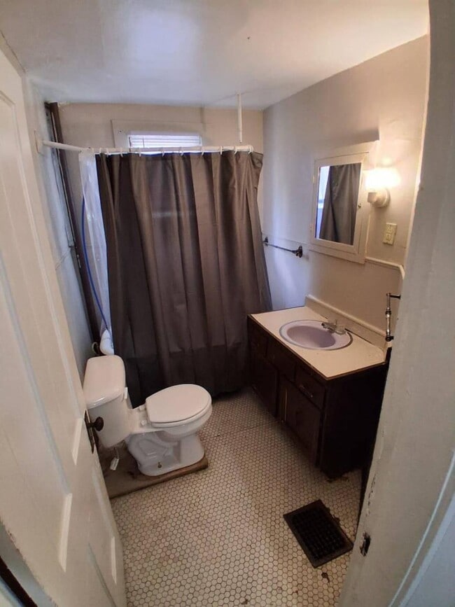 Foto del edificio - 3.0 bedroom in Richmond Indiana 47374