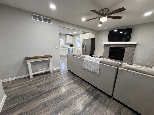 Foto del edificio - 1216 Richards Ave