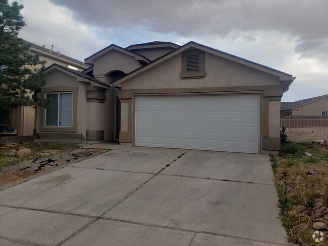 Building Photo - 2605 Silver Star Dr SW
