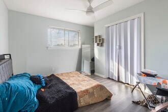 Building Photo - 222 Cool Cove