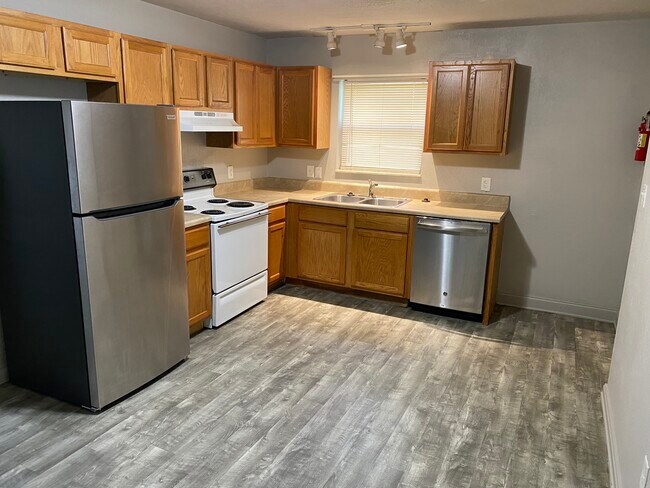 Building Photo - 1021 Tulip Ave