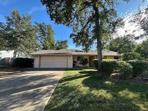 Building Photo - 881 Oakmont Dr