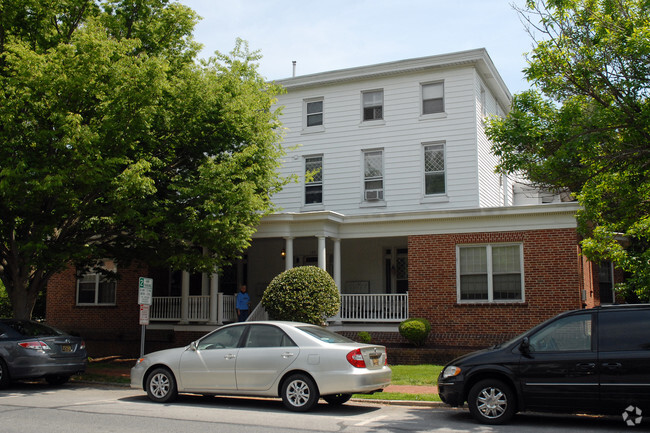 Foto del edificio - Kings Court Apartments