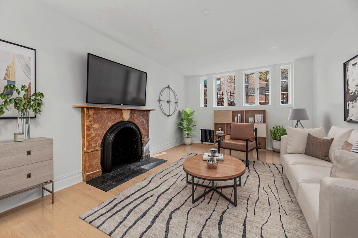 Foto del edificio - 220 W 10th St