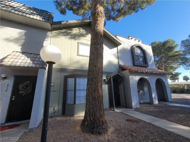 Building Photo - 854 Stainglass Ln