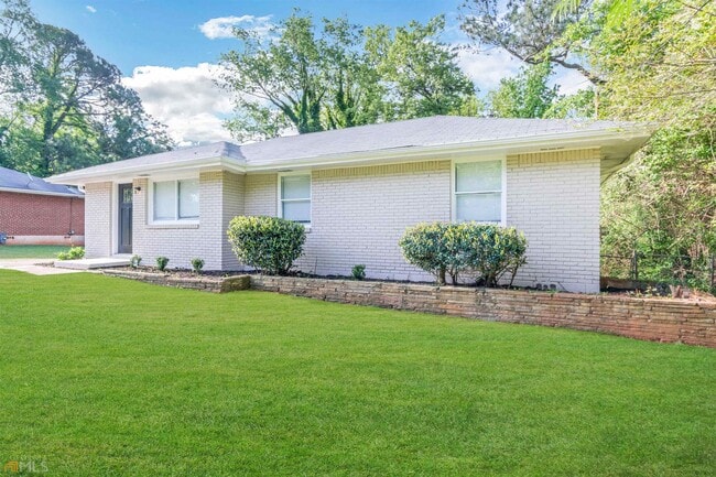 Building Photo - 3711 Tulip Dr