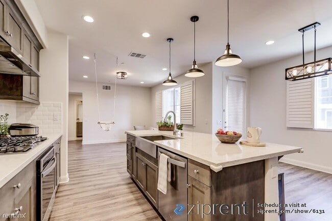 Building Photo - 3 br, 3.5 bath Condo - 7446 Palazzo Place,...