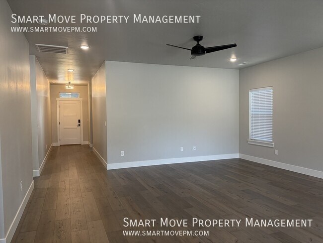 Foto del edificio - 7161 W Riverwood St