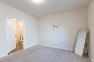 Building Photo - Ardmore Springs