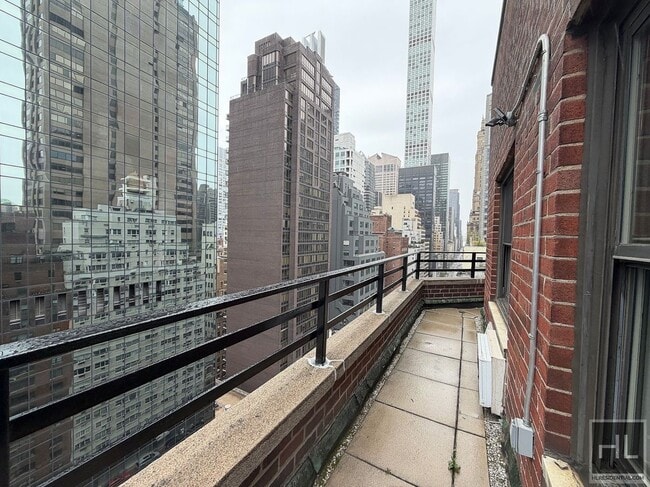 Building Photo - EAST 57 STREET