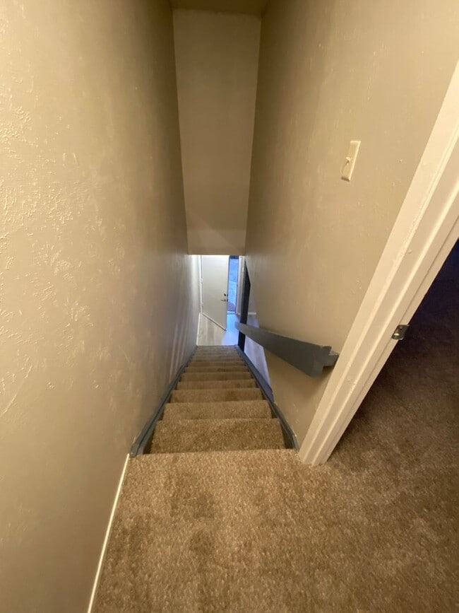 Building Photo - 4634 Country Creek Dr