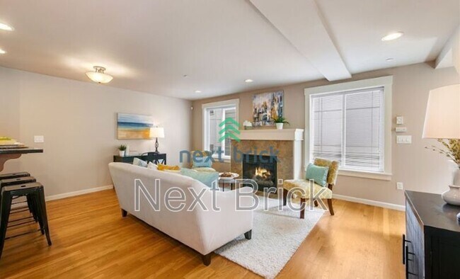 Foto del edificio - 2125 N 113th St