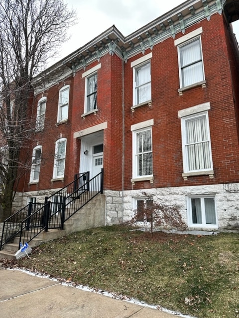 Building Photo - 2348 Rutger St