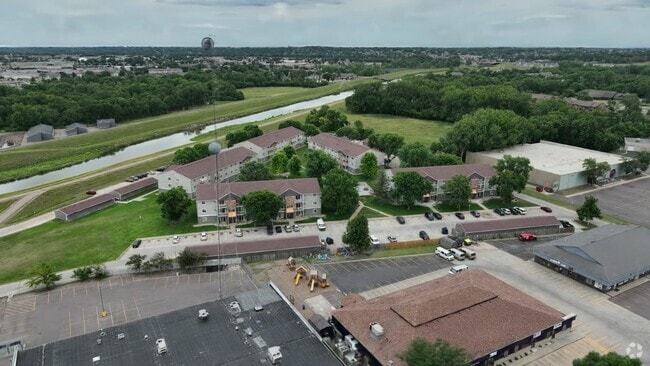  - Golden Creek Apartments