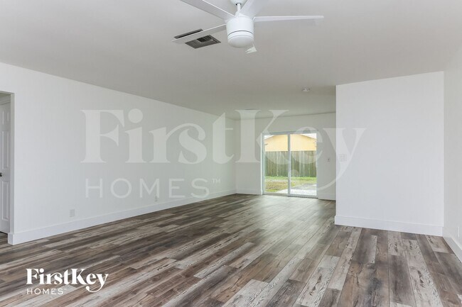 Foto del edificio - 8800 SW 10th St