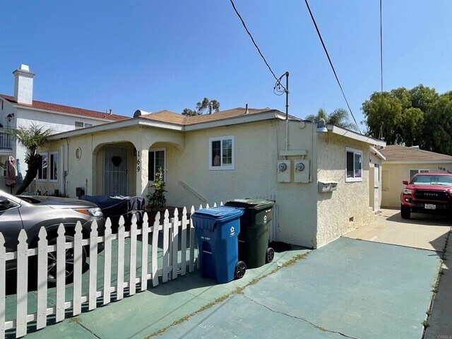 Primary Photo - 169 Minot Ave