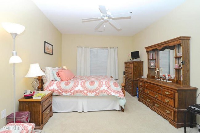 Foto del edificio - 2 br, 2 bath Condo - 1755 Central Park Rd ...