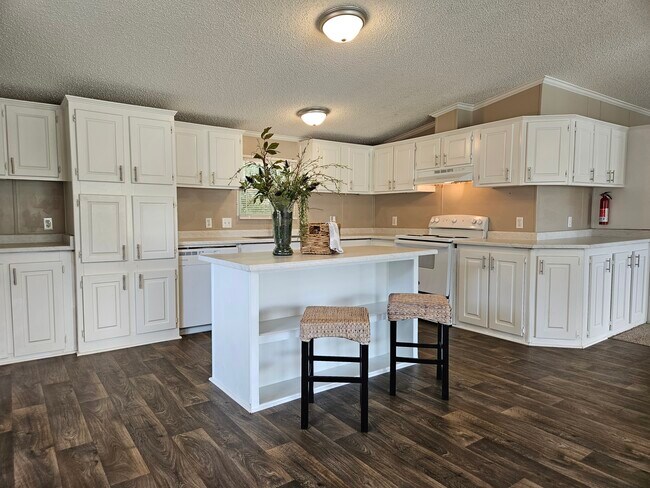 Building Photo - 315 Walnut Crest Ct