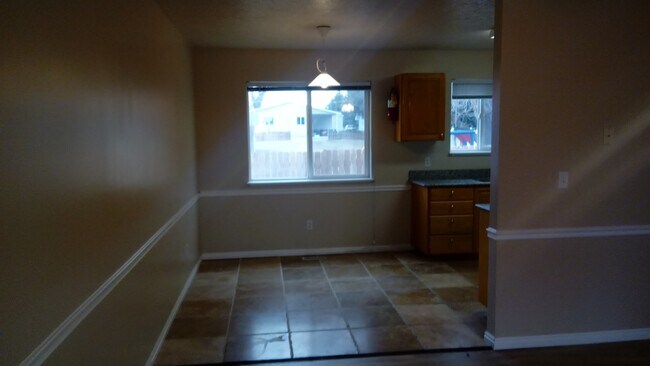 Foto del edificio - 1 Bed 1 bath at Brentwood townhomes
