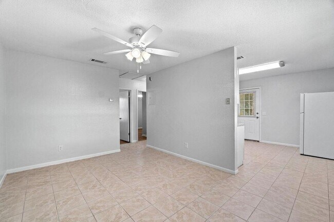 Foto del edificio - 248 Four Mile Rd