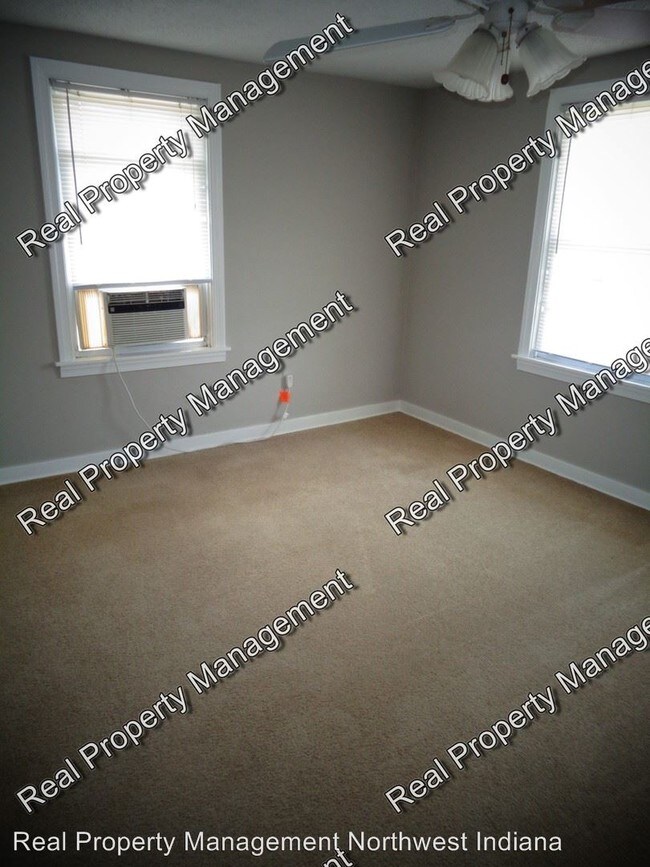 Foto del edificio - 616 Merrillville Rd