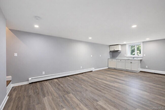 Building Photo - 660 N Dunton Ave