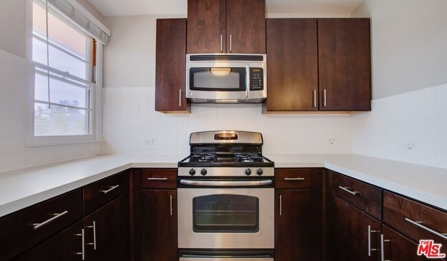 Building Photo - 1613 Penmar Ave