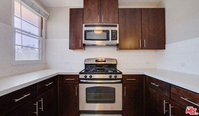 Foto del edificio - 1627 Penmar Ave