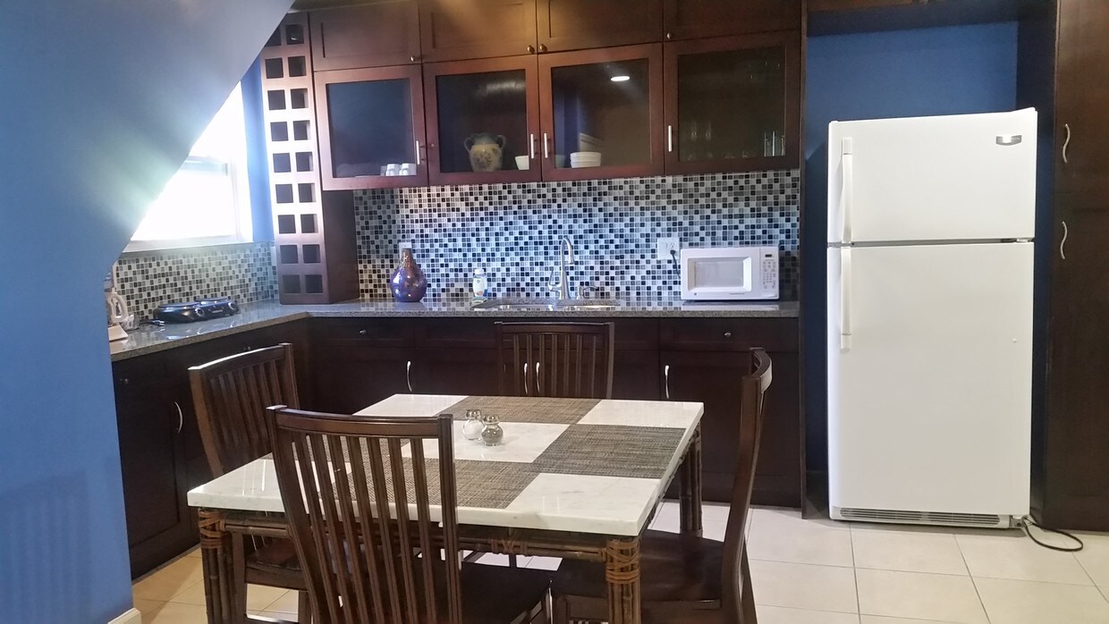 Kitchen and Dinning - 1057 SW Dalton Ave