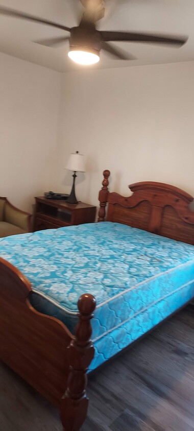 Foto principal - 2107 Pine Hill Rd