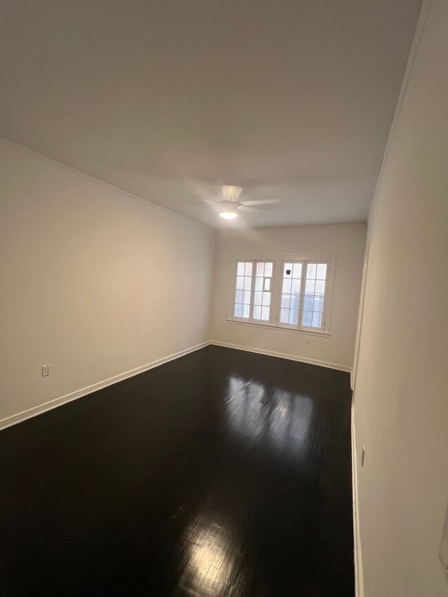 Building Photo - 127 N Edgemont St