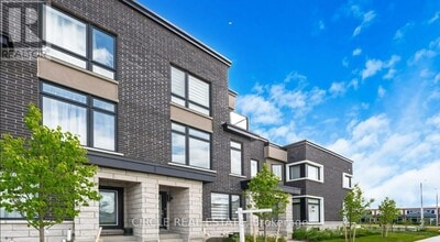 Building Photo - 2594 Castlegate Crossing