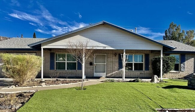 Building Photo - 220 Stratus Rd