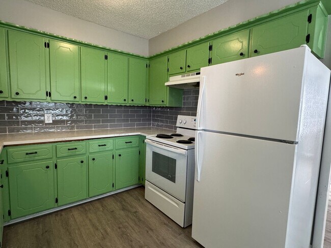 Building Photo - 4625 SW I Ave