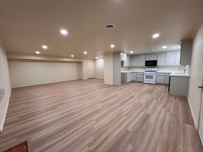 Foto del edificio - 509 Davis Dr