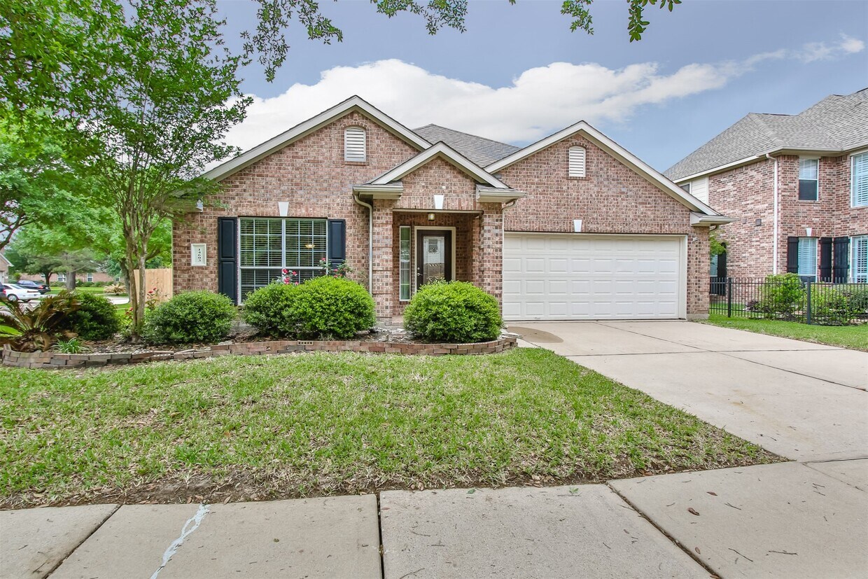 Foto principal - 14603 Whispering Cypress Dr