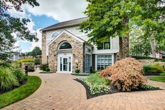 Building Photo - Treetops at ChesterHollow