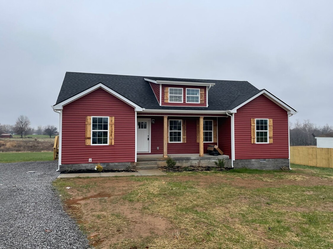 Foto principal - 3 Bed 2 Bath House in Elkton
