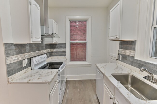 Building Photo - 4 Bedroom Single Family Home on Susquehann...